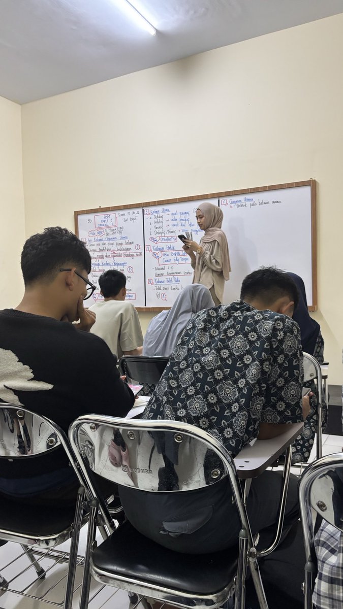 nonegotiableman's tweet photo. pbm = Pengen Balik ruMah 🤭
kangen rumah.. @miccumowl 😞 https://t.co/14SjtaQCZv