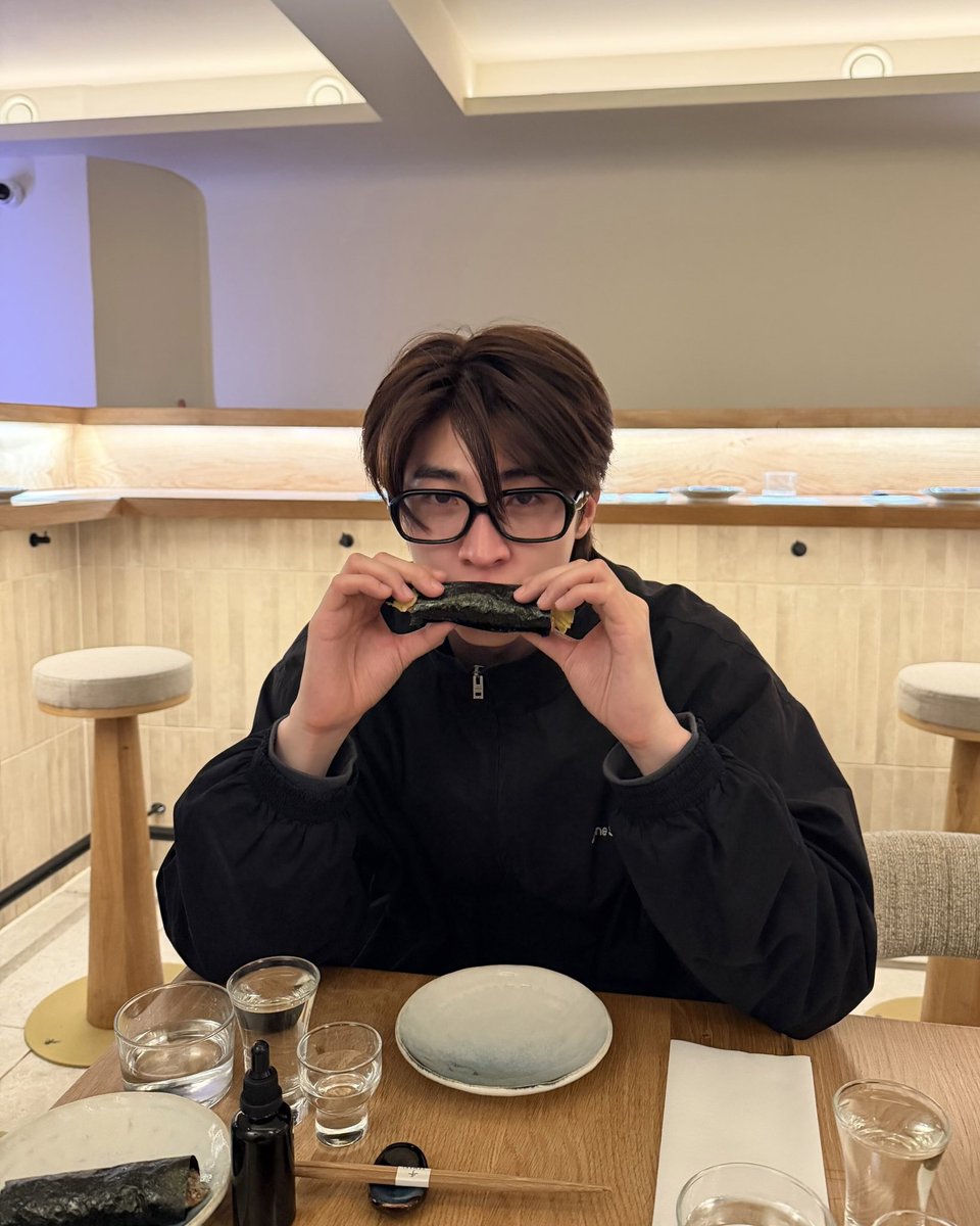 bluepongtiwat_'s tweet photo. 😉😋🚶🏻‍♂️🖼️ https://t.co/X8Sedbp2HQ