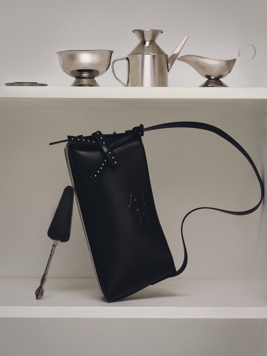maisonKEEPS's tweet photo. Make a bold statement with @lena__lorena and the Soirée Bag in Black 🖤👜✨

#SoiréeBag 
#maisonKEEPSxLalinaLena
#maisonKEEPSfriends https://t.co/vRGEPTpD7U