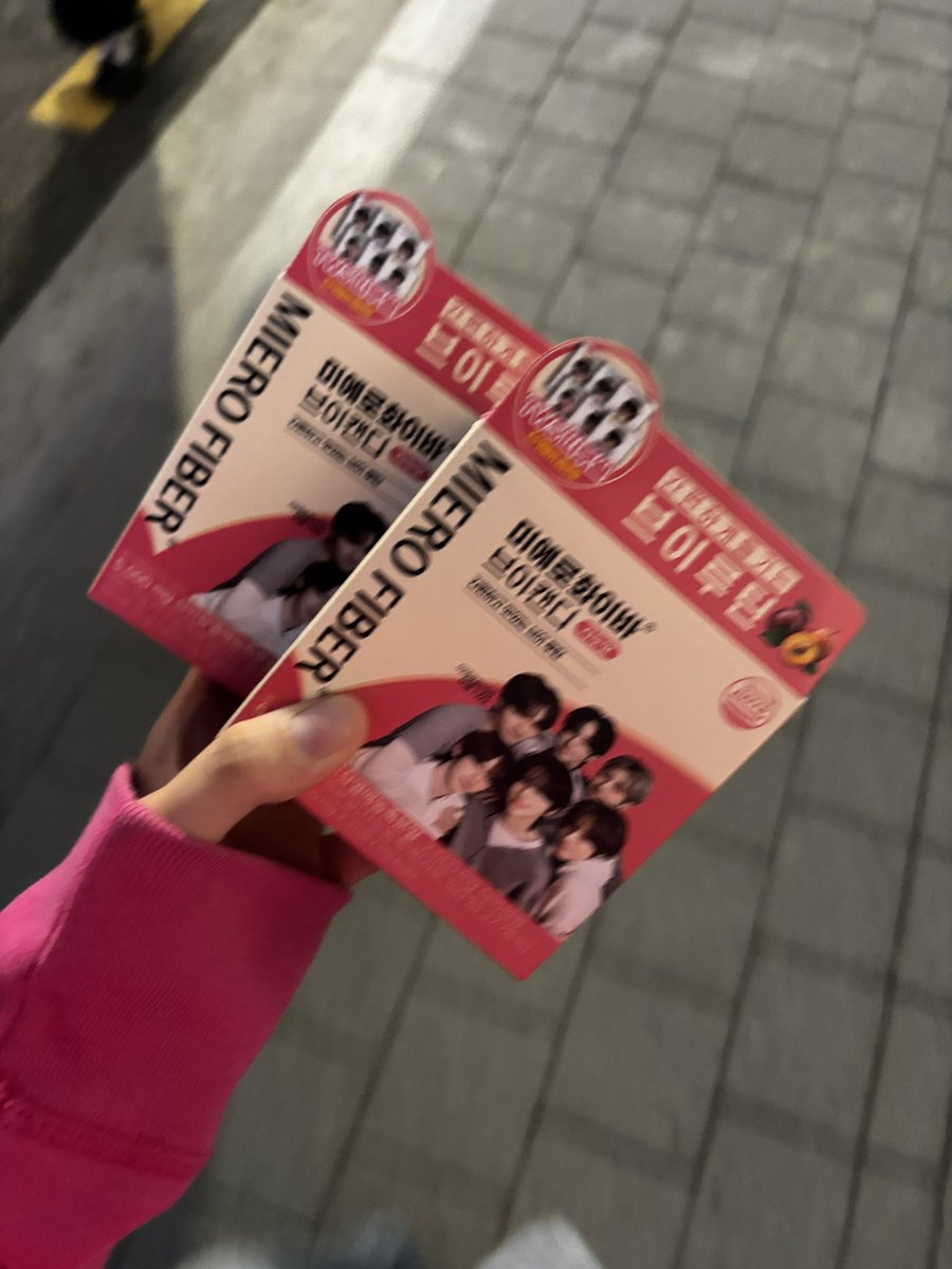 H00NYOUNG's tweet photo. 하나더삼 ㅎ https://t.co/zWjeIiN39Y