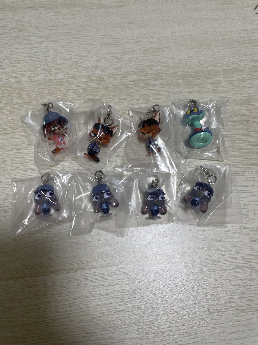 yyanrlv's tweet photo. ズートピア2 めじるしアクセサリー ガチャ
 交換

【譲】ジュディ×4
　　ニックA×1、B×2
　　ゲイリー×1

【求】パウバート何個でも

まとめての方優先、郵送での交換希望です。
(手渡しの場合要相談)

#ズートピア　#ガチャ交換 https://t.co/mamTLV1Tia