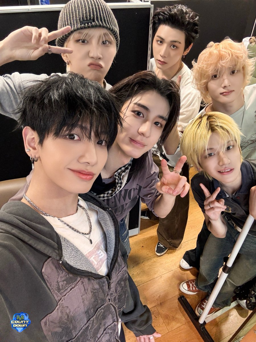 MnetMcountdown's tweet photo. Ⓜ️ : 엠카는 보넥도 보고 싶었어
ㄴ 🐶 : 나는?
ㄴ 🐶 : 나느나는??

Ⓜ️ : 너도

아아우우우우우 보이넥스트도어 귀여워 🐶⛄️🐠🐈‍⬛🐈🦦

#MCOUNTDOWN #엠카운트다운
#BOYNEXTDOOR #보이넥스트도어 #ANIMAL https://t.co/k8FAlCDJ86