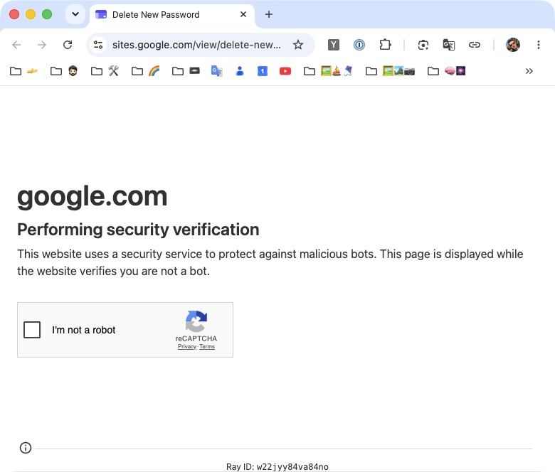 VincentBounce's tweet photo. je viens d'être la cible du phishing le + sophistiqué de l'histoire informatique

- je reçois par email une prétendue alerte qui m'indique que j'aurais généré un accès tiers à mon compte Google pour un utilisateur @gmail que je ne connais pas

- l'email de l'émetteur no-reply＠accounts•google•com a tout d'un mail officiel @Google et Gmail ne mentionne pas la moindre alerte de suspicion

- je clique sur le lien, car le site de phishing hébergé sur le domaine google•com semble 100% legit, il fait même semblant de faire des vérifs de sécurité avec un CAPTCHA

- même mon password manager me propose de remplir l'email/pwd car j'ai un vrai compte sur sites•google•com (c'est Google qui offre l'hébergement de sites web)

- si je remplis les champs email/pwd, le hacker les récupère instantanément pour se loguer et récupérer tous mes accès Google/YouTube

cette attaque va faire mal, j'ai report à Google

comment j'ai compris que c'était du phishing ?
1 : le bouton d'action des emails Google est sensé être le gros bouton bleu, pas un lien juste au dessus
2 : en allant voir dans les détails le sender [mailed-by] est fwd•privateemail•com et non *bounces•google•com