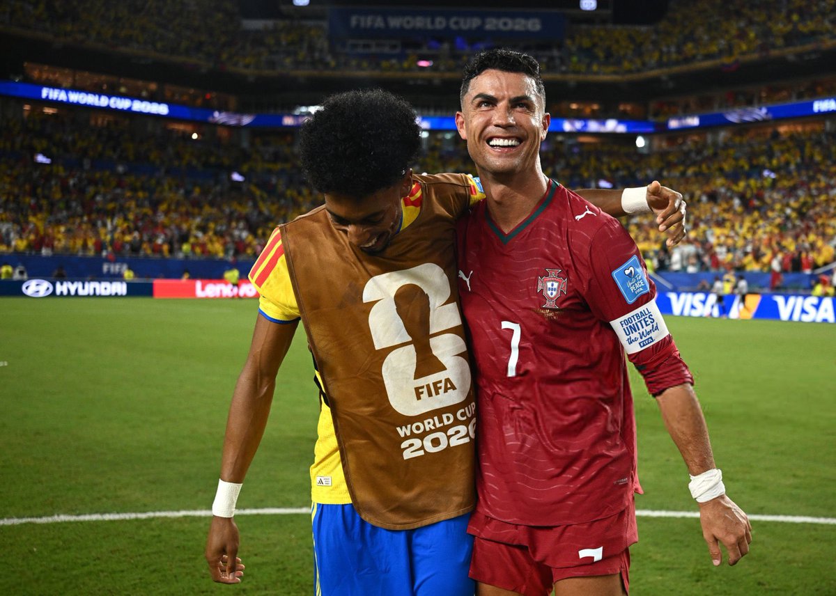 slay_jimmy's tweet photo. Man I love this Ronaldo’s community. They don’t bend, they don’t flinch, they don’t bow. They will defend their GOAT no matter what ✊🏾❤️ https://t.co/fEOjw0sZXV