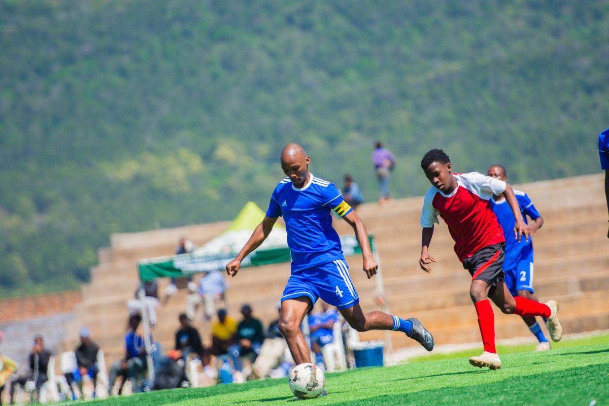 TARDI540202's tweet photo. PLATE SEMI-FINAL 1 UNDERWAY! β½π₯
Taung in red taking on OSCA in blue for match two of Day 6! Total focus and high intensity as both sides clash for a spot in the Plate Final π₯β‘
#NACSANO2026 #SoccerWeek #TaungFC #OSCAFC #PlateSemiFinal #LiveAction #Day6 #TARDI https://t.co/6P6e8FQCoP