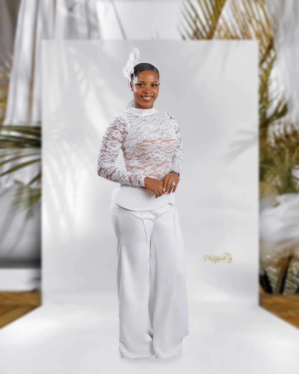 NAFSTSUniuyo's tweet photo. Happy Birthday to the Vice President of NAFSTS, Uniuyo Chapter - H. E. Comr. Jennifer Williams 🥳🎉💃❤️

God bless you for all you do🙌
Keep Soaring high!!!

#REIGNITE🔥 https://t.co/5nwUNinYh7