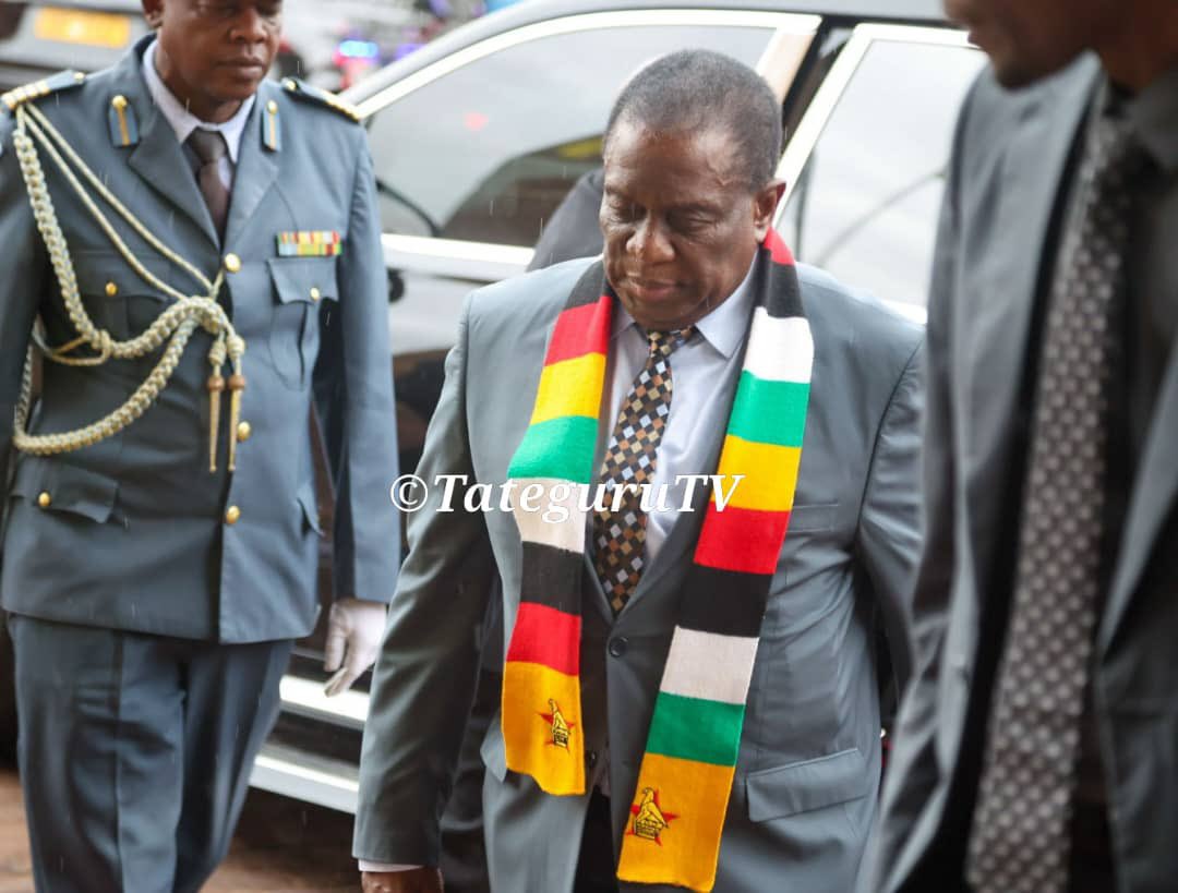 nickmangwana's tweet photo. His Excellency the President and First Secretary of the ruling party ZANU-PF Cde Dr Emmerson Mnangagwa has arrived at the Party Headquarters.
#CentralCommitte https://t.co/RBwhM86kHB