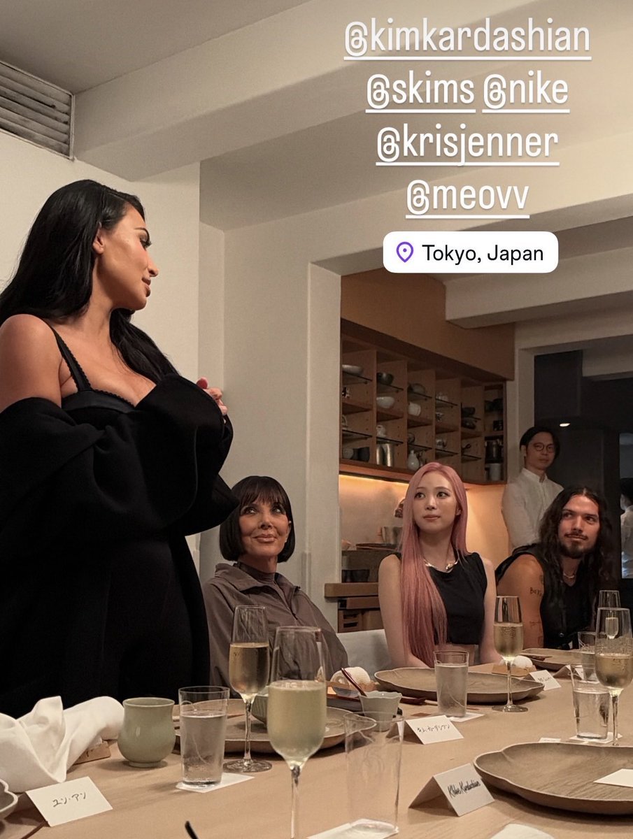bellysok's tweet photo. why is narin randomly dining with the kardashians https://t.co/7lyAEfB0ug