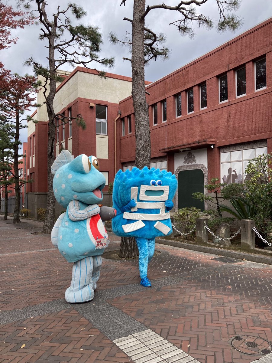 gatagoro's tweet photo. 10/4の #入船山秋祭り 行くよって言ってくれた人がおひとりなんで、いっぱいオイと遊べると思うガタおぉ
一日中会場うろうろしたりブースでサインしたりしてるから声かけてガタねぇ
需要があるなら久しぶり似顔絵やろうかなぁ？ https://t.co/piYTGwPB9v