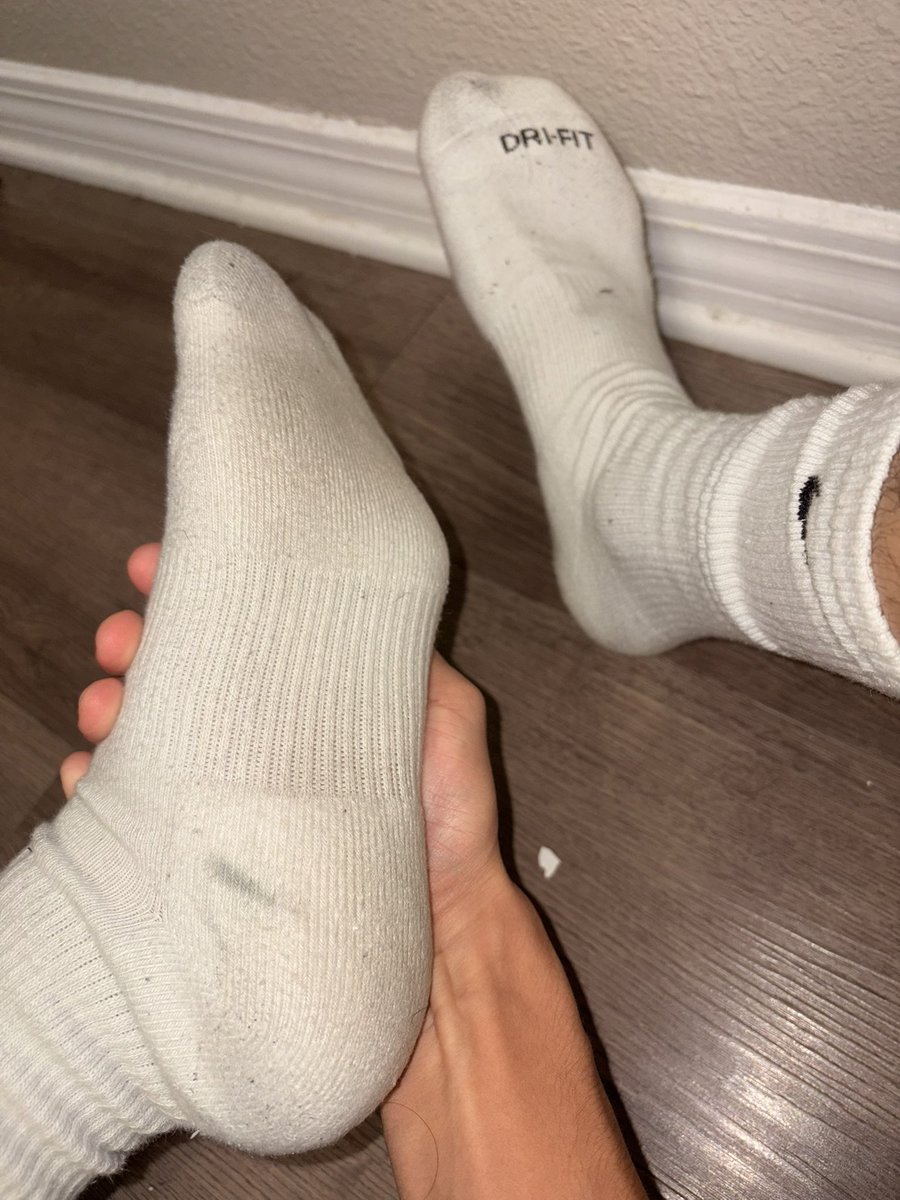 nikesock_lover's tweet photo. my fav socks 

#mlm #gay #feet #gayfeet #gayfeetworship #footfetish #feetfetish #footworship #feetworship #socks #nikesocks #nikesockworship #gaysocks https://t.co/AgNBbgme4M