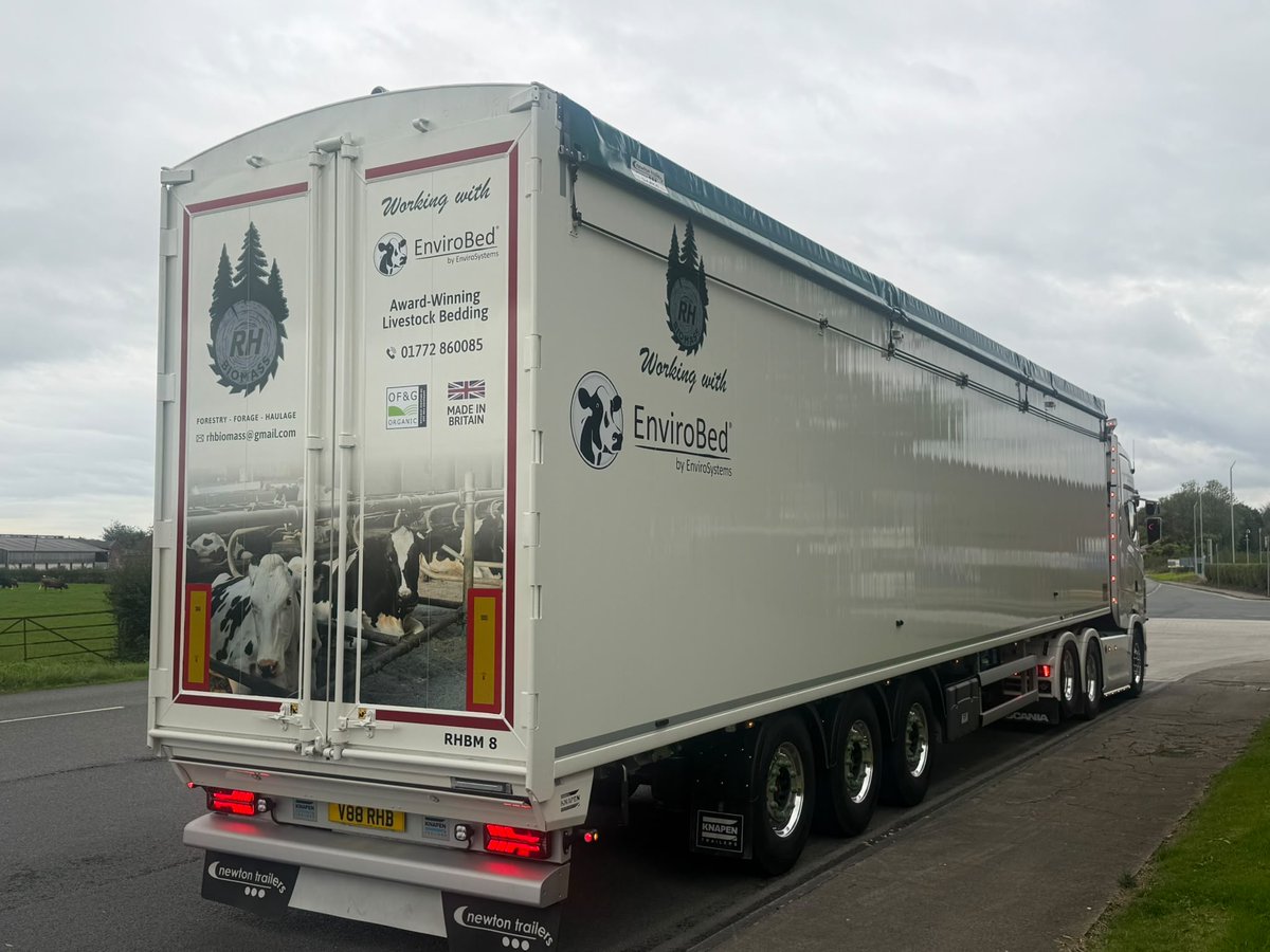 Envirosystemsuk's tweet photo. KEEP AN EYE OUT FOR ENVIROBED ON THE ROAD!  We’re loving this brilliant lorry wrap for RH Biomass, showcasing our award-winning EnviroBed livestock bedding!  Looking to order EnviroBed?  Get in touch with our team on 01772 860085. 📲 https://t.co/NVjtD6ZPGQ