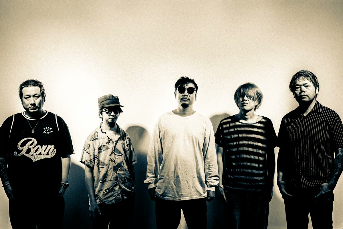 punkloid's tweet photo. LINK、Dr.DOWNER、SOBUT、STANCE PUNKSらのメンバーによる新バンド”SPIELBERGS”始動!1stシングル「ギャッツビー」を10月3日配信リリース&12月には初ライブも
https://t.co/GmRVLCGUkP
#SPIELBERGS https://t.co/Nen2Bj49eI