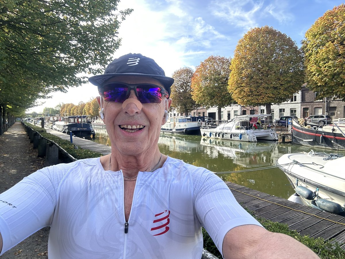 NolfJan's tweet photo. #vrtweer #joiedevivre #autumn Het lijkt nu echt wel de start van de herfst(-kleuren) hier in Brugge, bij m’n jogging: #blijfbewegen = #blijbewegen #keepmoving 💪🙏❤️❗️ https://t.co/hnUrJTsAZe
