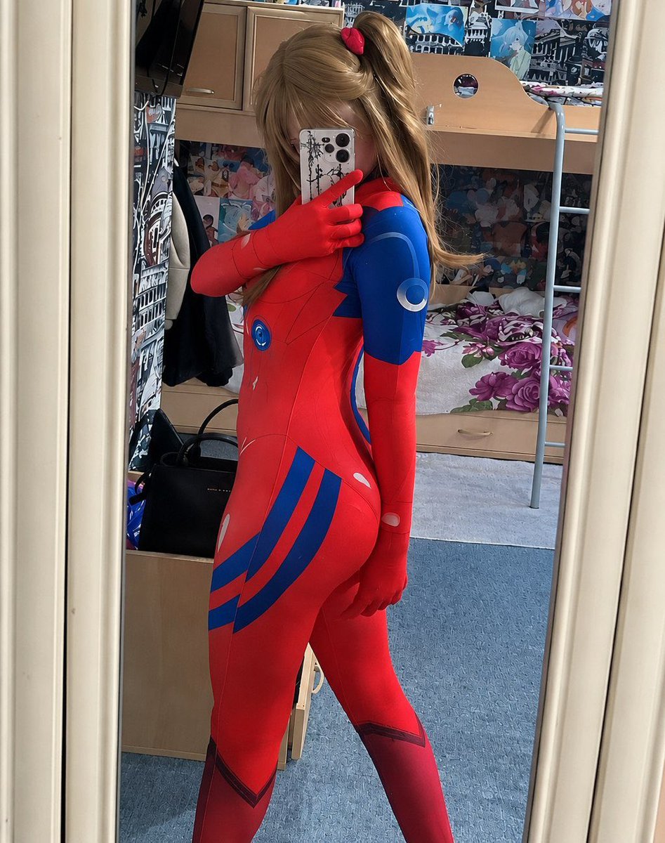 mischaxy's tweet photo. U like my suit? #ASUKA #EVANGELION #cosplay https://t.co/ka6HZ9QDxL