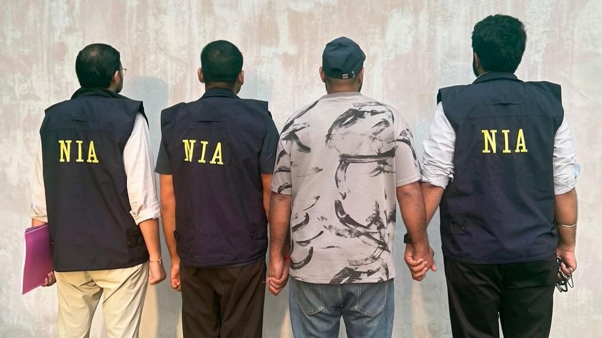 MeghUpdates's tweet photo. 🚨 BIG DIPLOMATIC WIN FOR MODI GOVERNMENT

India secure DEPORTATION of Harwinder Kumar alias Sonu Barnala, linked to the MURDER of Vishwa Hindu Parishad (VHP) leader Vikas Prabhakar.

Following a request from Indian agencies on 19 June, the UAE authorities HANDED him over to India.
