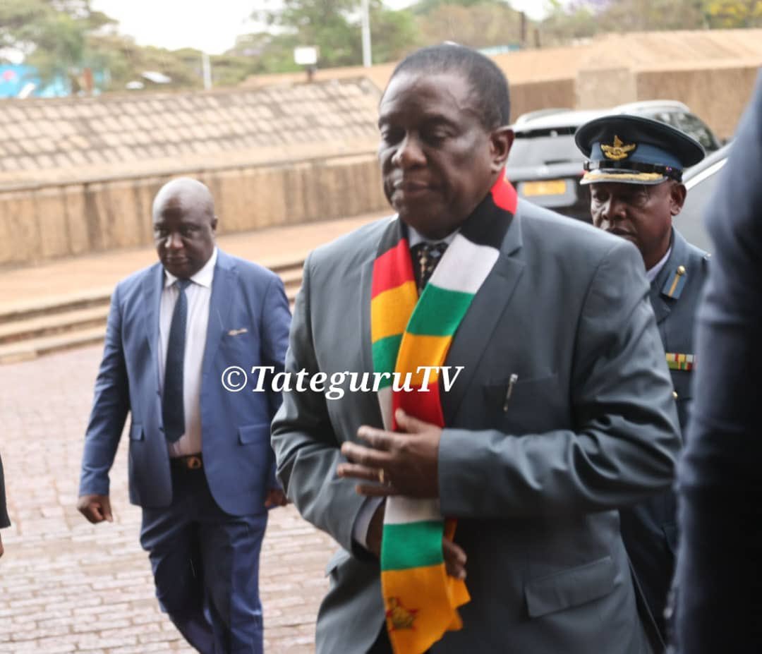 ED4TheNation's tweet photo. His Excellency the President and First Secretary of the ruling party ZANU-PF Cde Dr Emmerson Mnangagwa has arrived at the Party Headquarters.
#CentralCommitte https://t.co/D88GGFRlso