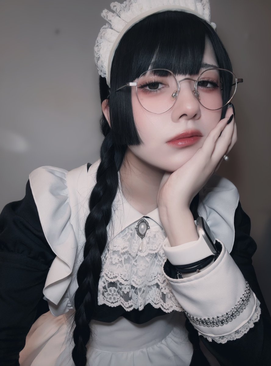 amgmaid's tweet photo. メガネとロングメイドの組み合わせは
お好きですか？
#眼鏡の日　#めがねの日　#メガネの日
#maid_blanq https://t.co/sbR3UKMNWA