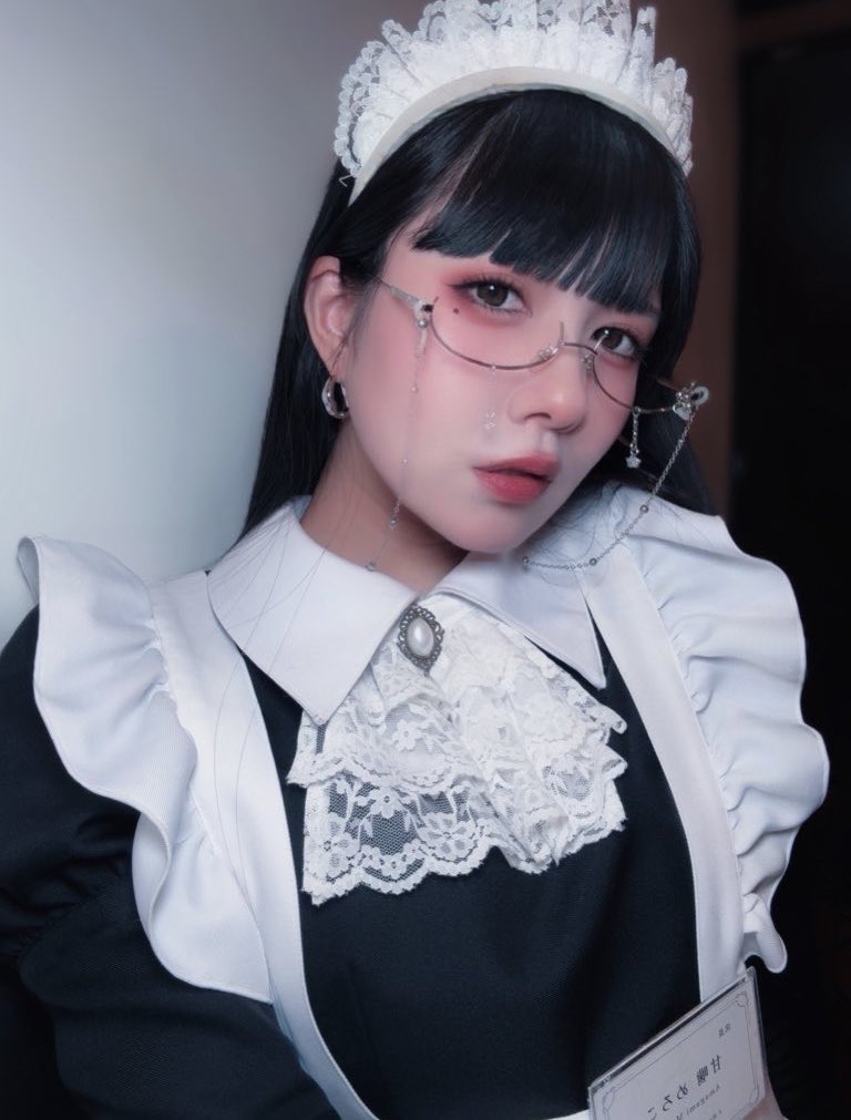 amgmaid's tweet photo. メガネとロングメイドの組み合わせは
お好きですか？
#眼鏡の日　#めがねの日　#メガネの日
#maid_blanq https://t.co/sbR3UKMNWA