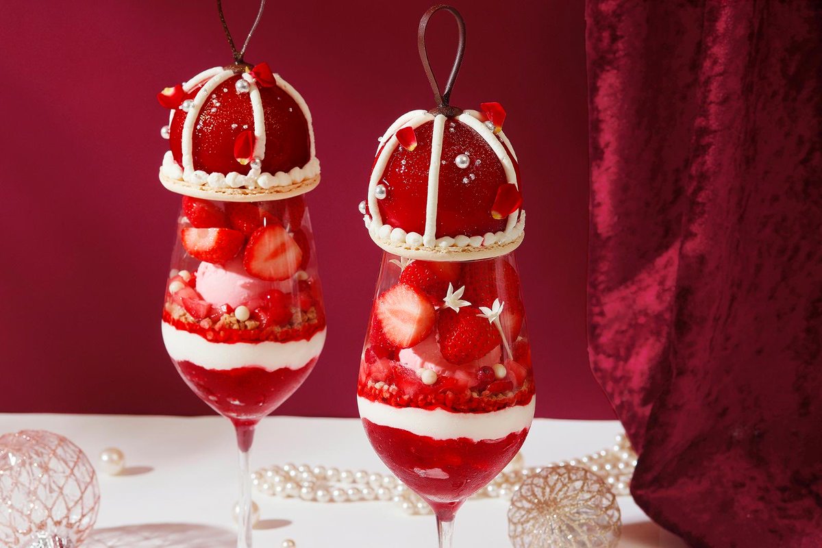 y_0o_k's tweet photo. インターコンチネンタル東京ベイのクリスマスパフェ絶対行きたい🎅🏻🍓💕
✍🏻️11/16(金)~1/7(木) https://t.co/NGSoYdRUVv