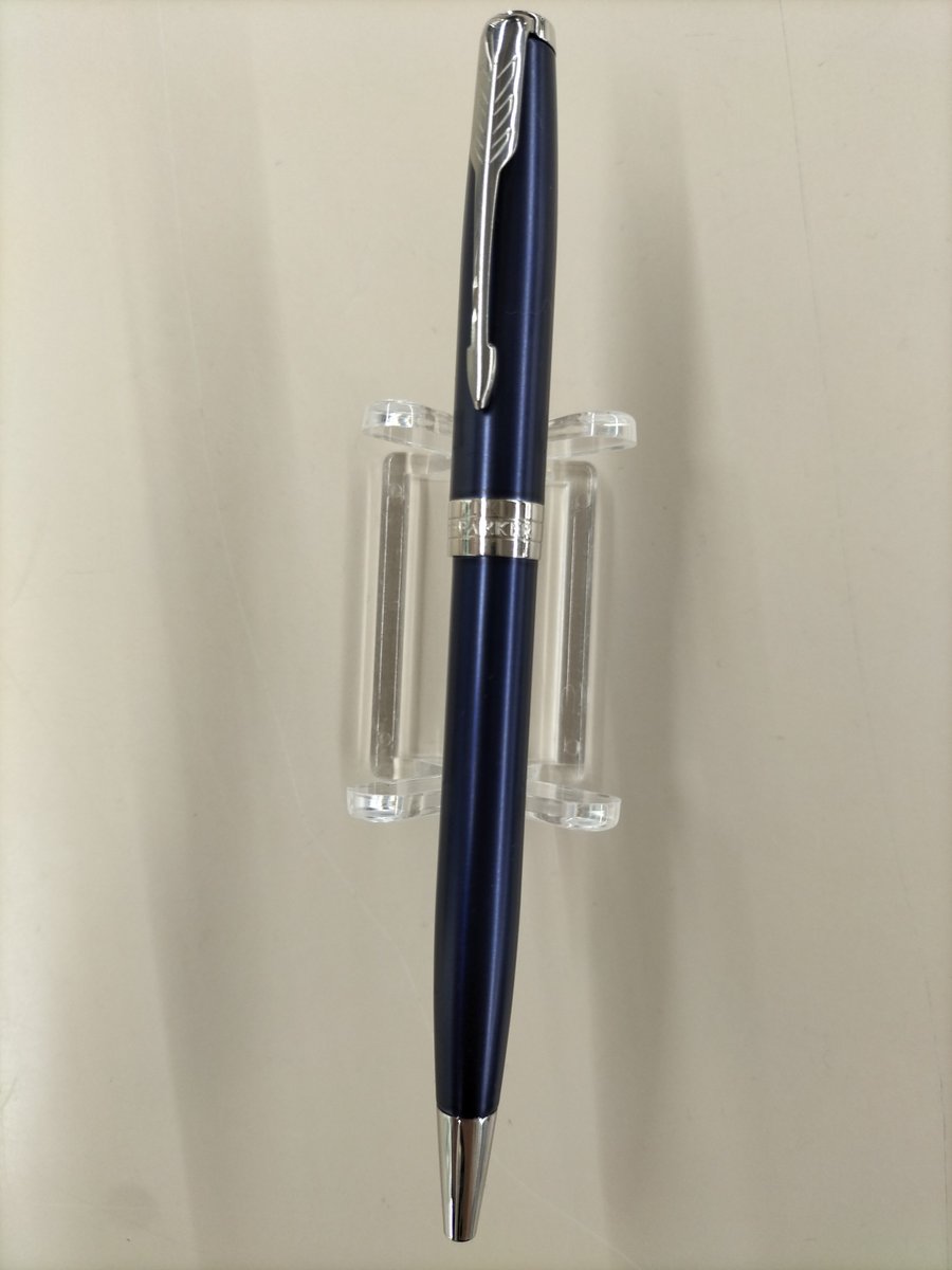 offfujisawa's tweet photo. ☆入荷品のご紹介☆

PARKERのボールペンが入荷しました✨

洗練された雰囲気のある本体だけでなく、“JAPAN”を感じられるデザインの化粧箱やペンのカッコよさをさらにプラスしてくれるペンケースも揃っている一品です！

#ハードオフ
#オフハウス
#藤沢 https://t.co/9n5hpgMvFK