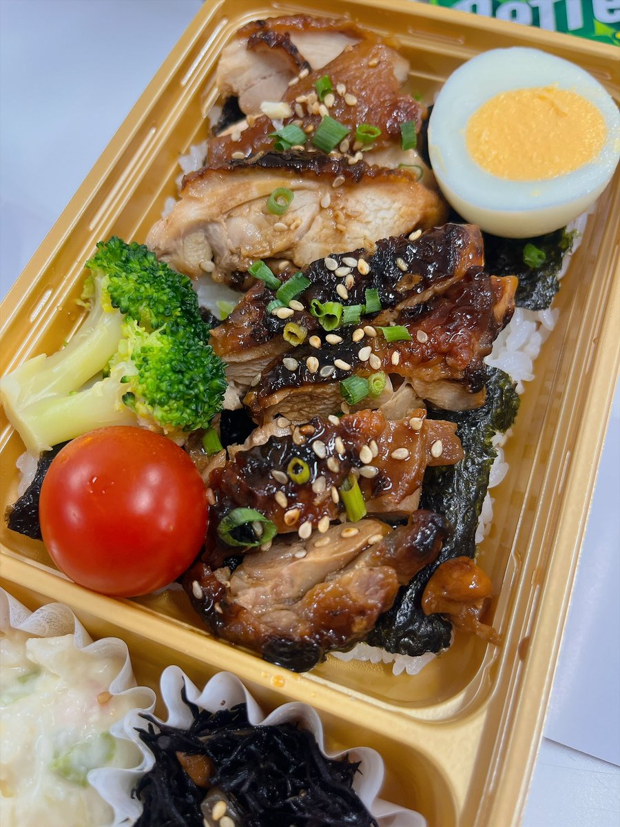 azu_f8's tweet photo. 月曜日からいろいろ食べてるのにあげてる余裕がなかったのでどどん(4枚までしかあがらないのか…) https://t.co/mRFVXLIJAU