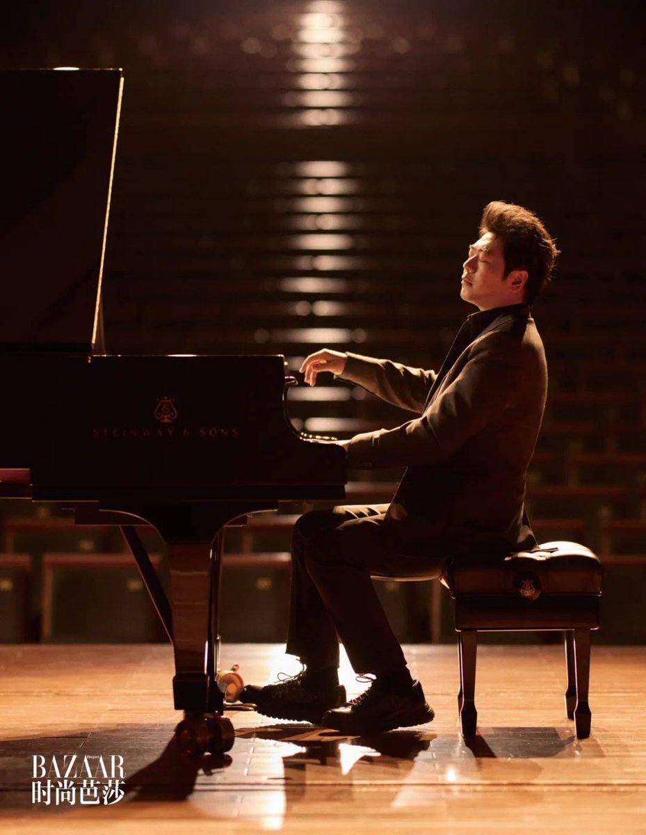 clux29207's tweet photo. Old Lang Lang, piano legend, lighting up every stage with his infectious passion! https://t.co/SGj5e48eQd