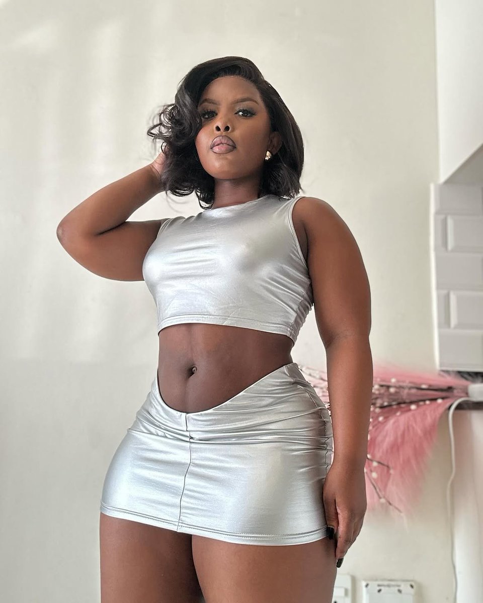 Andeloove's tweet photo. It's a new month🥰😘 https://t.co/ofLU9ojjUs