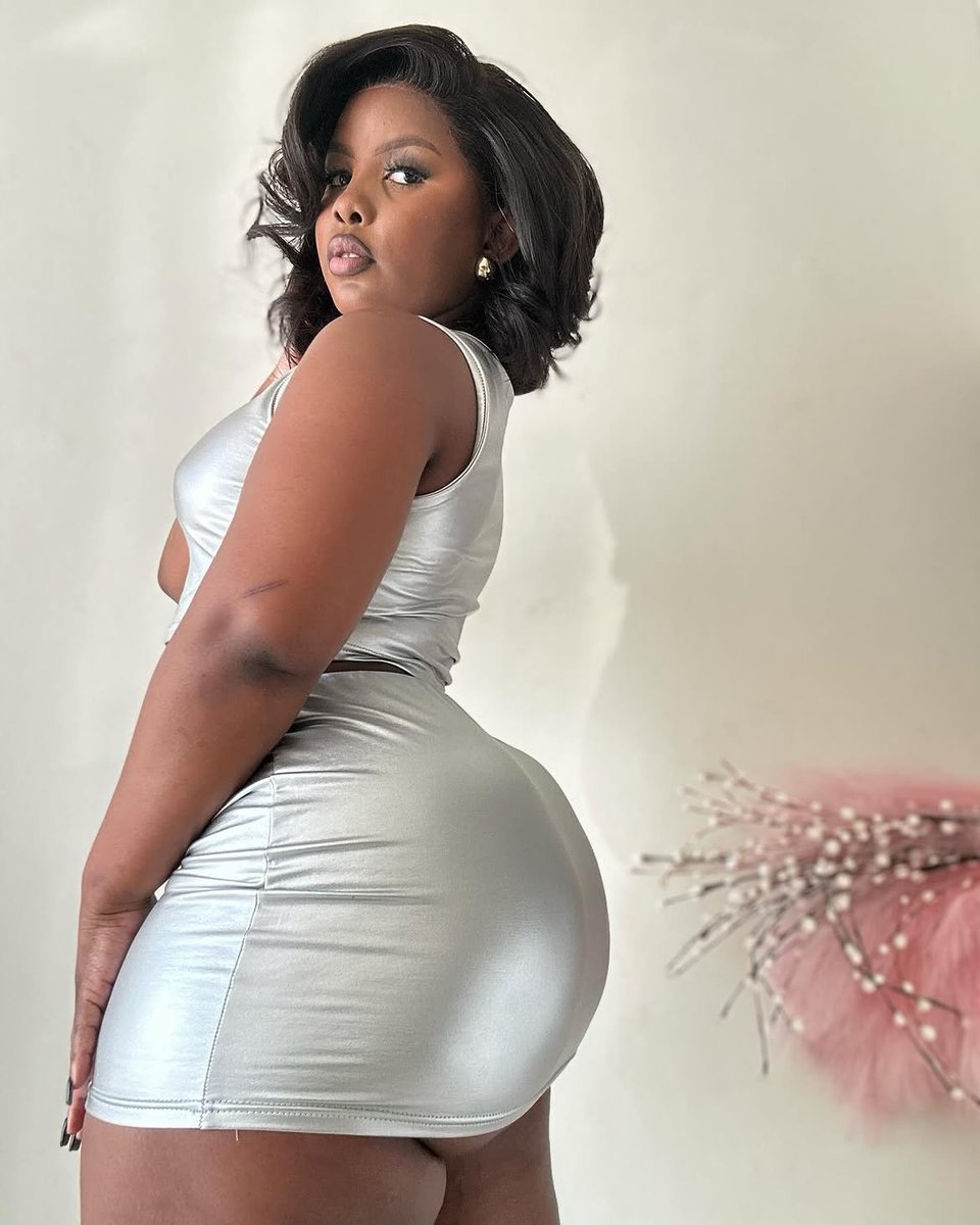 Andeloove's tweet photo. It's a new month🥰😘 https://t.co/ofLU9ojjUs