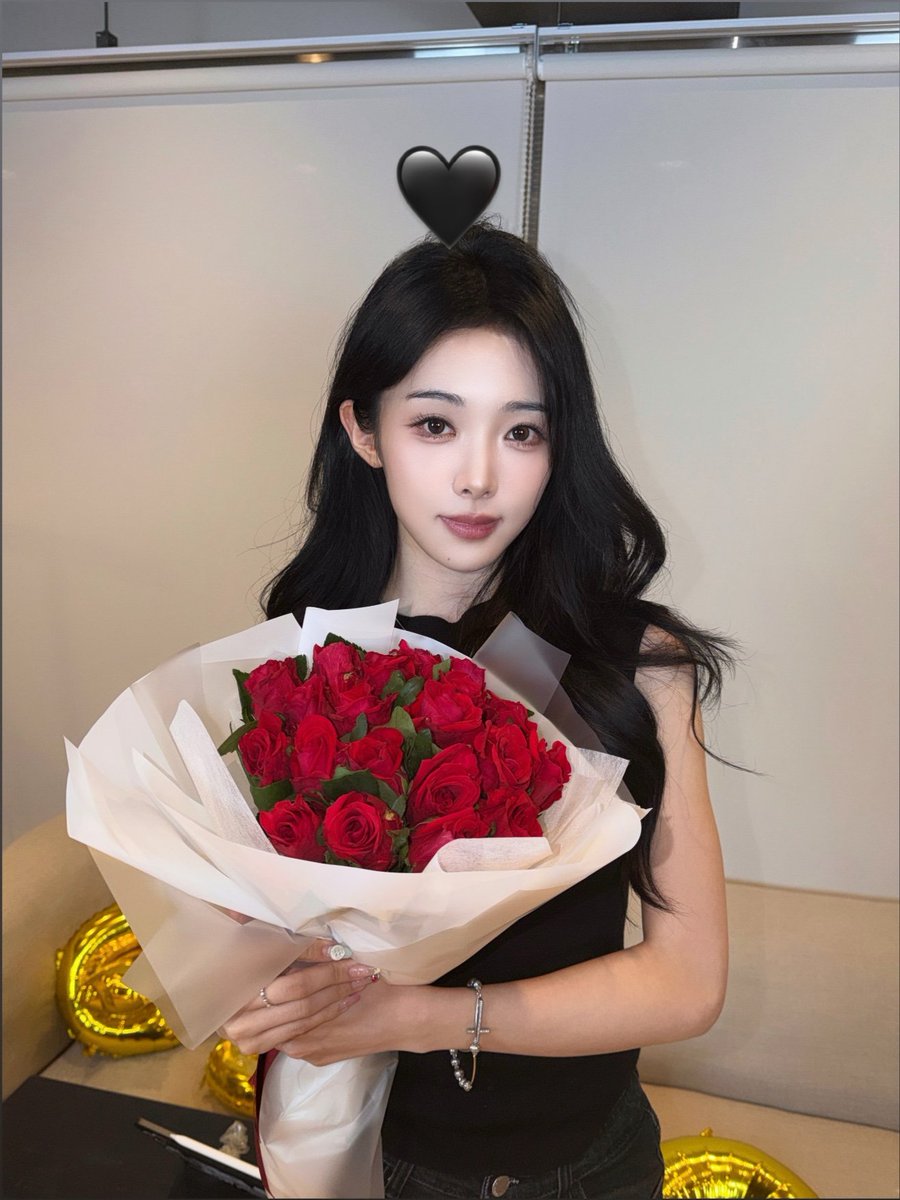 geeniusofficial's tweet photo. #예영이예영

1000🌹❤️ 다음에 또 만나쟈

#지니어스 #Geenius
#예영 #Yeyoung #イェヨン https://t.co/InNuI9xCSU