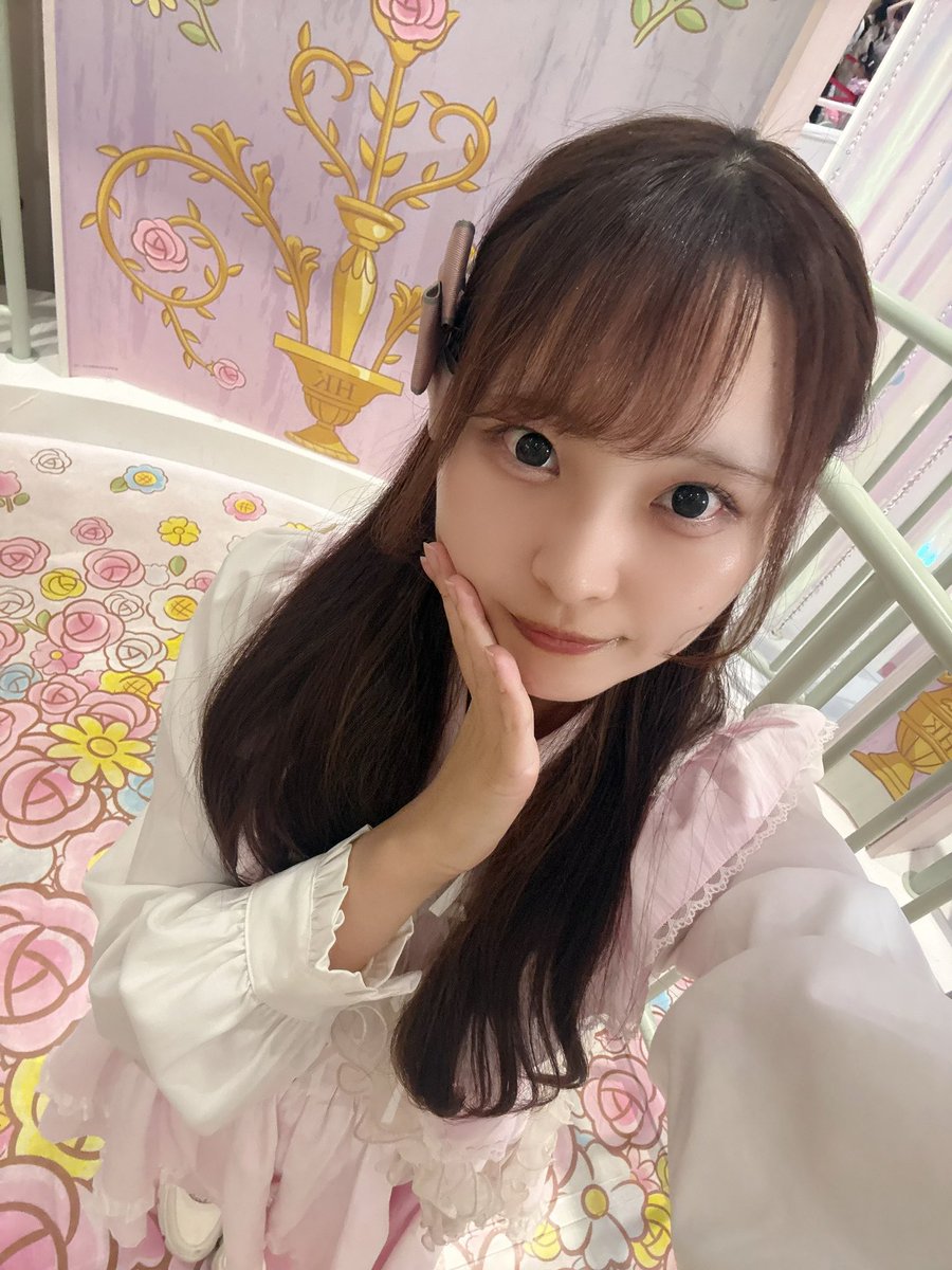 sumomo_abyss's tweet photo. ねぇ、みんなはどんな時が、幸せ？ https://t.co/LRTG9VjdJV