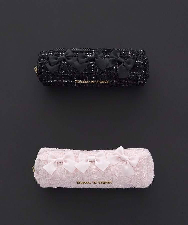 MaisondeFLEUR1's tweet photo. ＼本日10/1(thu)20:00～WEB発売🎀／
上品で華やかな「Tweed Series」が登場

ボリュームリボントートや、リボン付きロングポーチ、スリーピンなど、大人フェミニンなアイテムをラインアップ✨

WEB：本日10/1(thu)20:00～
SHOP：10/2(fri)～

全ラインアップはこちら▽
https://t.co/ejZYq5qF0Z https://t.co/SYPMTvgeRU