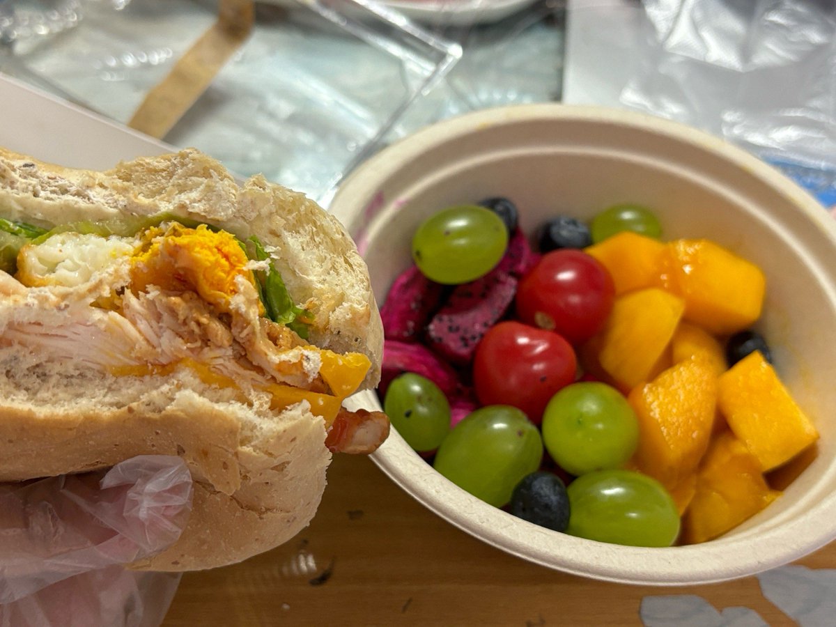 CharlotteB5qe8's tweet photo. Woke up today and realized I’ve been packing my own lunch for 3 months straight—no more takeout, saving cash and eating way better! Small daily wins add up.， https://t.co/qeKs3YP6B9