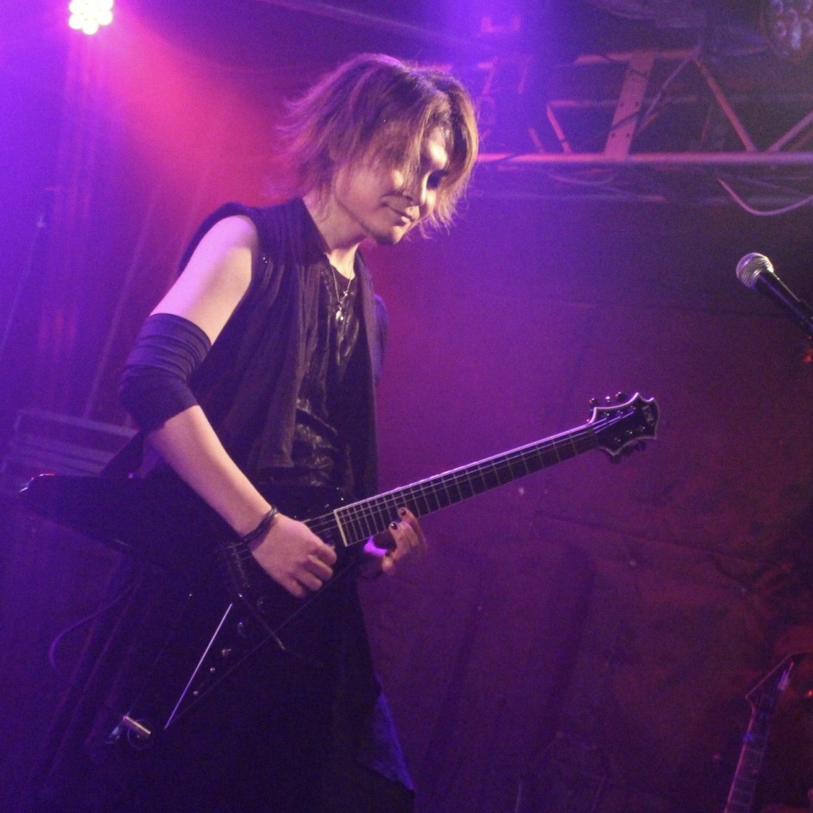 HRYK_Thrasher's tweet photo. 2026/09/26 吉祥寺クレッシェンド
LUNA PARK 5th anniv. GIG
PARK OF CHAOS

使用機材紹介③
ESP ECLIPSE V-IX
昨年映画V.MARIAを観た時から、VIRGIN MARYを弾くならこのギターしかない！と決めていた理想のステージが実現しました🖖

📷by @SARAphotograph3 

#LUNAPARK
#LUNASEAコピバン https://t.co/tzfQhanHo3