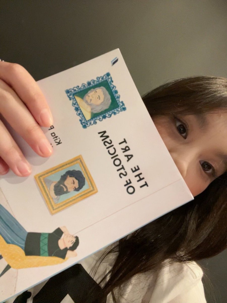 Oldschools_'s tweet photo. Buku yg dibaca Gia (@Giaa_JKT48) 📚✨: The Art of Stoicism -  karya Adora Kinara 

"Kita Punya Kuasa Atas Hidup Kita." Seni melatih ketenangan jiwa lewat filosofi Stoikisme 💭✨

#Os48 #GiaJKT48 https://t.co/xekYWCeTF0
