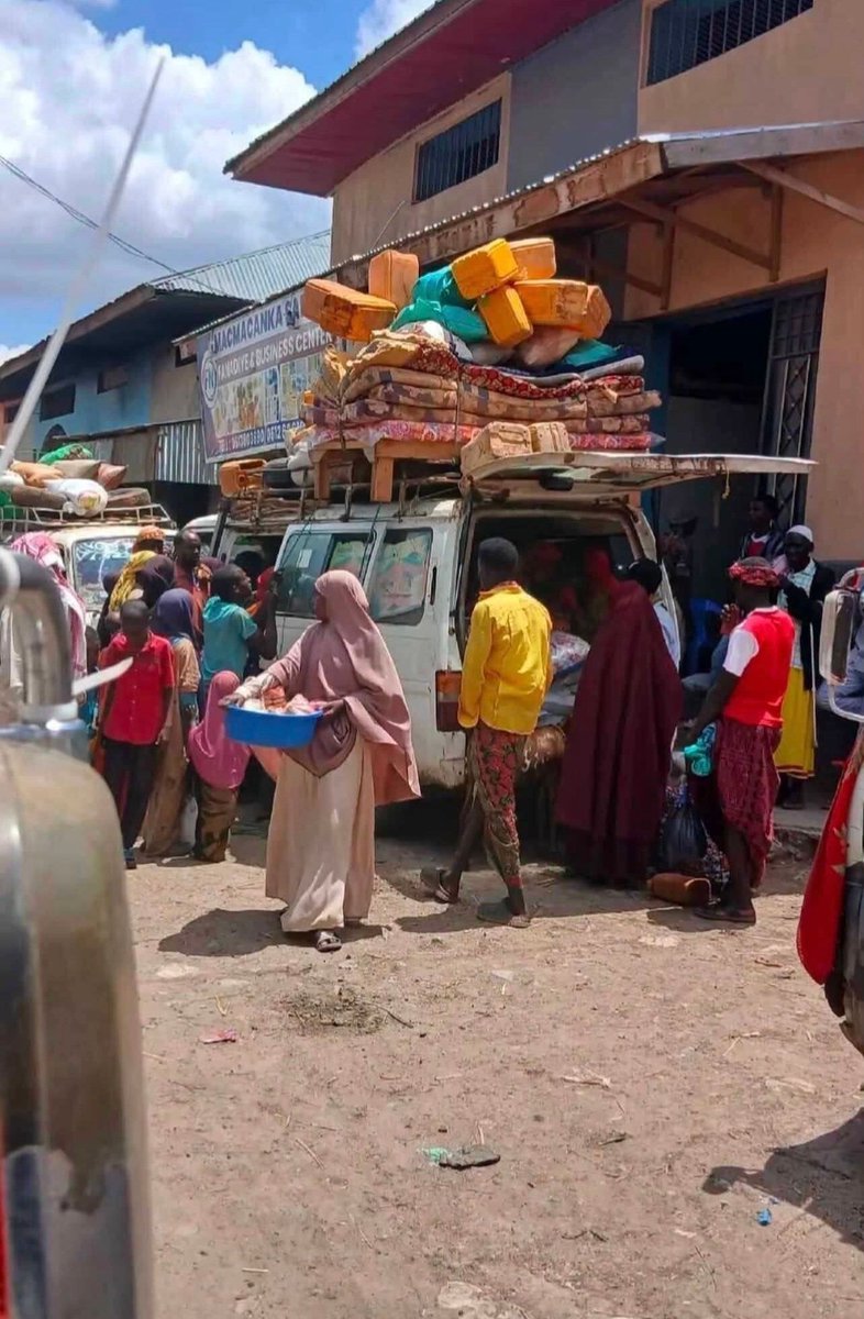 abdullahi5421's tweet photo. Foreign drones over #Doolow, civilian deaths in Harta Qaanle—our people are rising against foreign strikes targeting opposition leaders. Stop backing political purges! 🇸🇴💔 https://t.co/4zN3nz5vyh