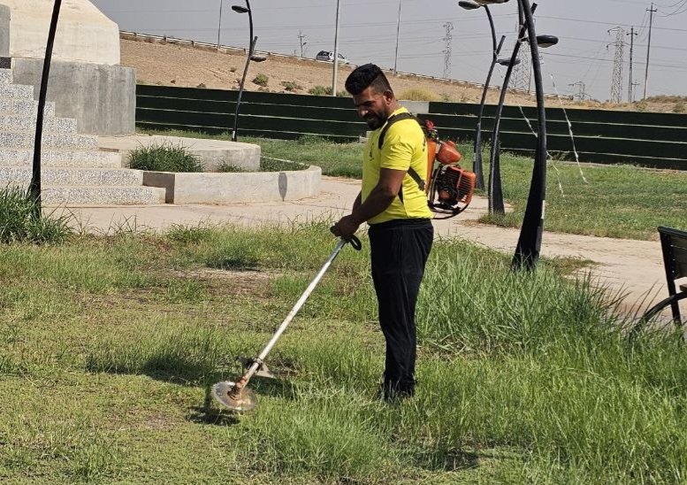 Hashd43's tweet photo. نفذ مجاهدو لواء ٤٣ تشكيل سبع الدجيل حملة تنظيف وإدامة لتمثال وحديقة الشهيد القائد "أبـو مـ،ـهديـ الـمهندسـ" الواقعة على الطريق العام في قضاء بلد، وتأتي هذه المبادرة تعبيراً عن الوفاء والتقدير لتضحيات الشهيد البطل التي اثمرت نصراً كبيرا، وحرصاً على إظهار معالم المدينة بأجمل مظهر. https://t.co/oHUsC5wnVt