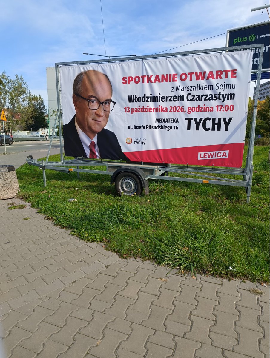 TomaszMusiol's tweet photo. #Tychy. Tutaj nocą wyrastają przyczepy na działkach gminnych. https://t.co/8IWyc8W0Zh