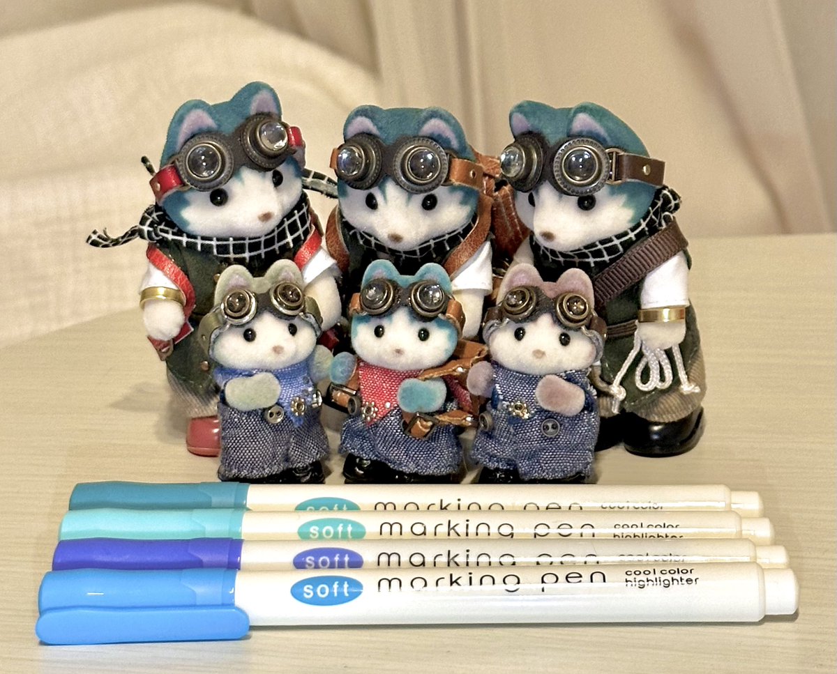 325_micco's tweet photo. 耳先の色が剥げてきちゃった ハスキートリオ+ α を久々に塗り直したよ～🎨

毎回色ムラができちゃうけどコレも味ってことで…🤭 https://t.co/qODP9drFtN