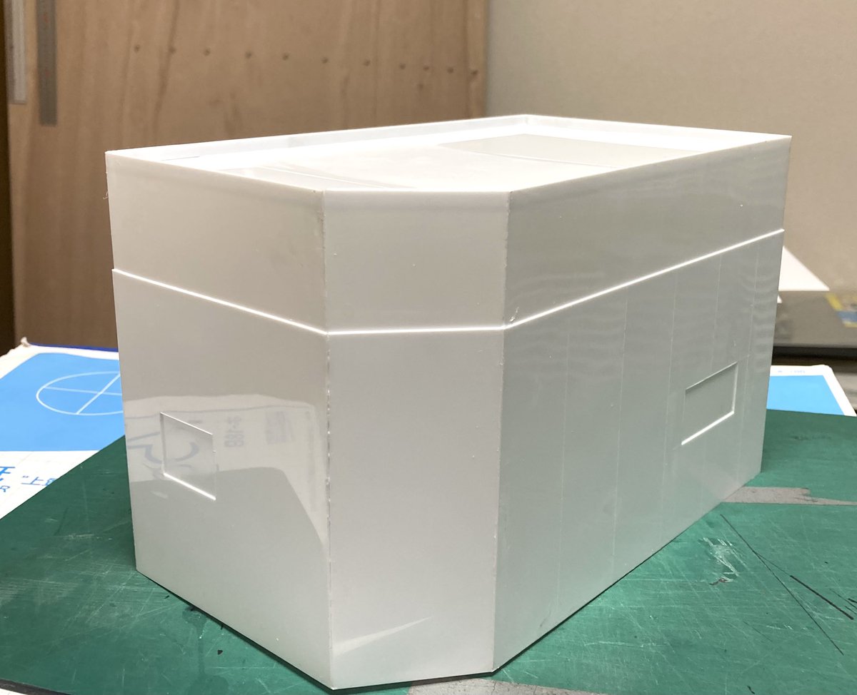 kumakou_model's tweet photo. 【西武渋谷(2026/09/30閉店)】　の模型制作

あの特徴的な見た目を意識して作ってみました！

屋上看板もプラ板から作りました(根性💪)
昔は屋外に出れたらしいですね！

模型の世界でも思い出していただければ幸いです。
※写真は制作中の時のものです。 https://t.co/SyVpirtl8U