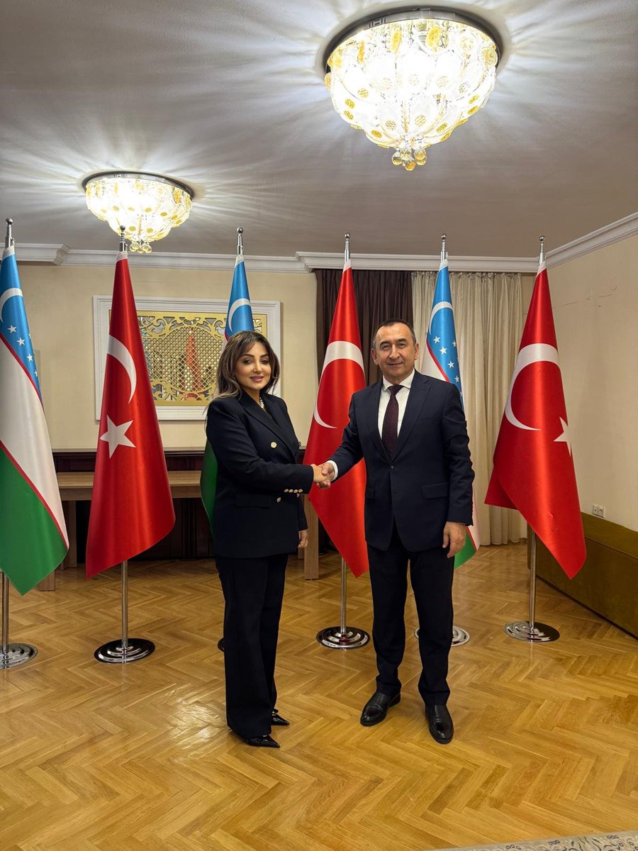 UluskonTurkiye's tweet photo. Uluslararası Yatırım ve İş Dünyası Konfederasyonu (ULUSKON) Genel Başkanı ve Birleşmiş Milletler İyi Niyet Elçisi Nezaket Emine Atasoy, Özbekistan’ın Ankara Büyükelçisi İlhom Khaydarov ile büyükelçilik binasında bir araya geldi. https://t.co/Ba8gGrh1yB