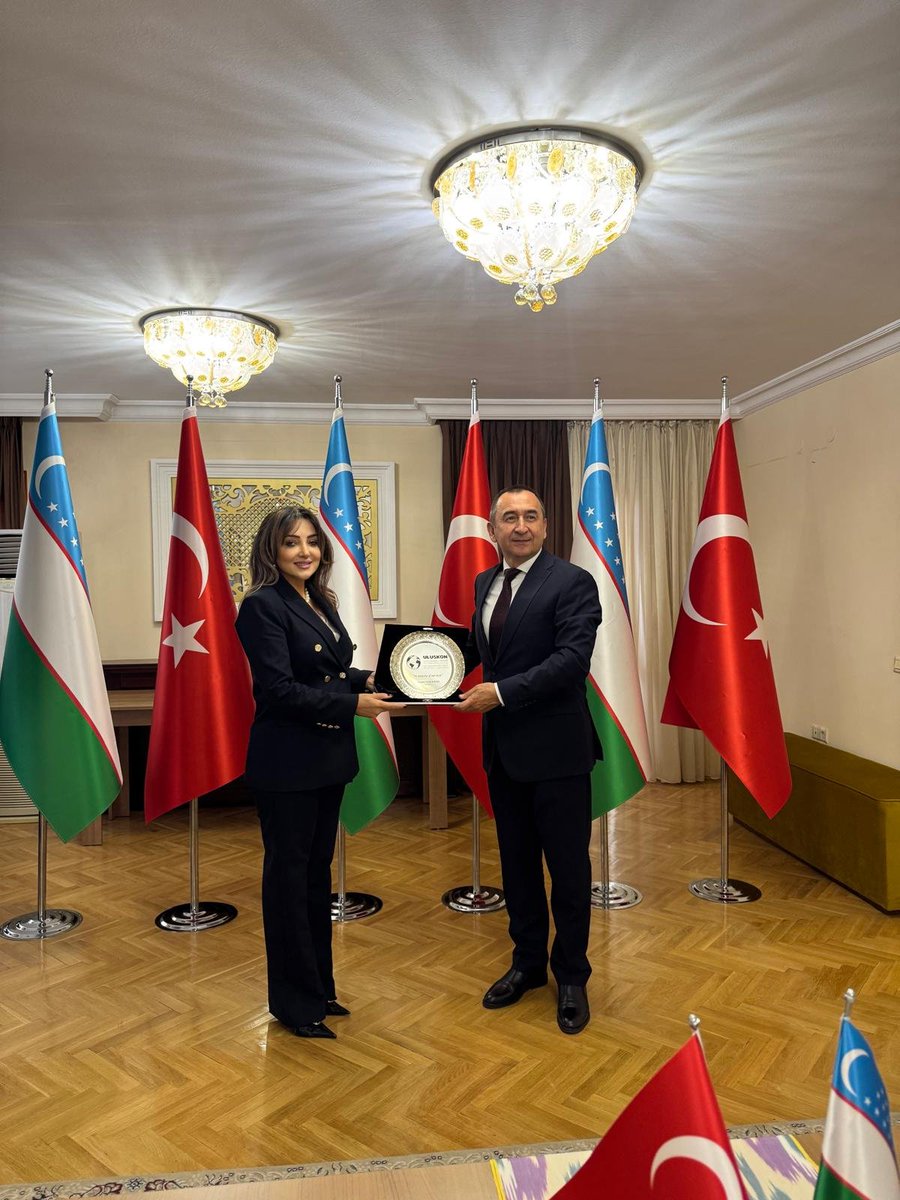 UluskonTurkiye's tweet photo. Uluslararası Yatırım ve İş Dünyası Konfederasyonu (ULUSKON) Genel Başkanı ve Birleşmiş Milletler İyi Niyet Elçisi Nezaket Emine Atasoy, Özbekistan’ın Ankara Büyükelçisi İlhom Khaydarov ile büyükelçilik binasında bir araya geldi. https://t.co/Ba8gGrh1yB