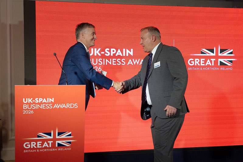 ukinspain's tweet photo. 🎉 ¡Enhorabuena a los ganadores de los #UKSPAwards2026! 
📸👉🏻 https://t.co/8ZX6WPLK8z

🏅 @CambridgeUP – Campeón de la Exportación Educativa 
 🏅 @cellnextelecom – Liderazgo en Infraestructuras Digitales Críticas 
 🏅 Grifols– Innovación en Salud 🌎y Resultados para los Pacientes https://t.co/MiiUl0gDhd