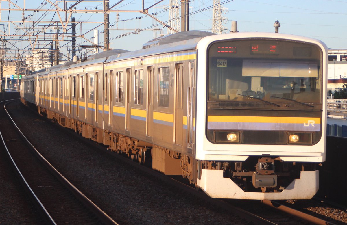 new_nanohana485's tweet photo. 10月1日 209系2100番台方向転換回送
回9208M 209系2100番台C417+C405編成
at市川塩浜 https://t.co/SRP1AY8JBo