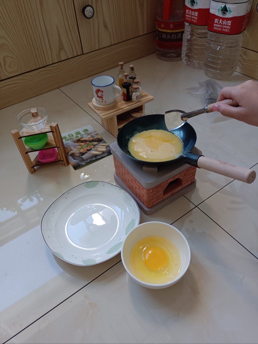 CourseVers61ee's tweet photo. Three months ago, I couldn’t boil an egg without burning it. Today, I cooked a full weekend breakfast for my whole family. Small steps make big warm changes!， https://t.co/pRG1FW6LLE