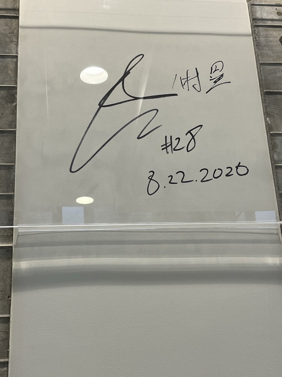 akiaki482's tweet photo. 夜もやってるという事で、仕事終わりにYKK APアリーナのオープニングイベント来てしまいました。
VIPラウンジの見学、選手のベンチに座ったり、アンケートに答えてドリンク一杯貰えたり。
良い記念になりました。 https://t.co/RJ8GI3GydJ