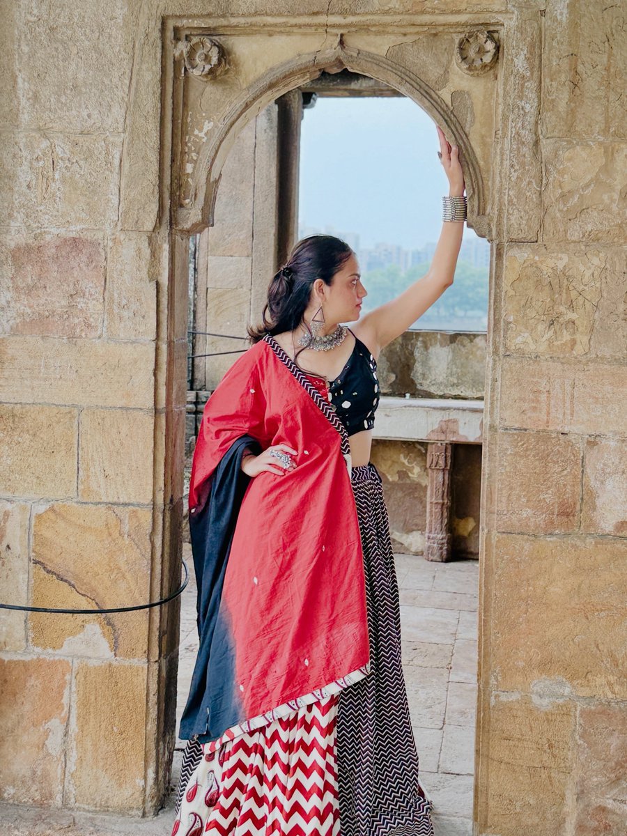 olzado's tweet photo. Rangreza Choli Set. A timeless blend of elegance and charm. https://t.co/DWLVjHFLuE