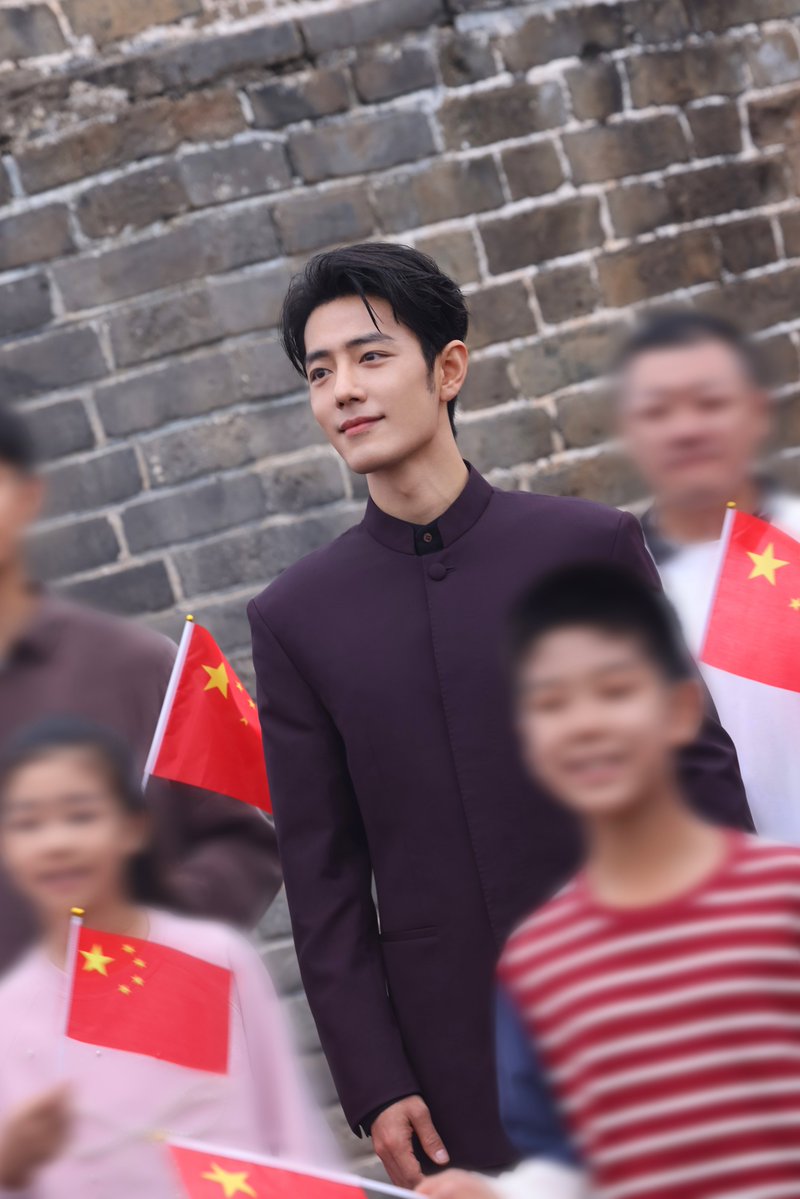 XiaoZhan_OFC's tweet photo. 【261001 Photo】

#XiaoZhan1005NewsPort
#XiaoZhan #肖战

Xiao Zhan Studio Weibo updated:

Let's listen to Xiao Zhan's performing of "My Motherland and I" tonight. https://t.co/uRiNcXVXmK