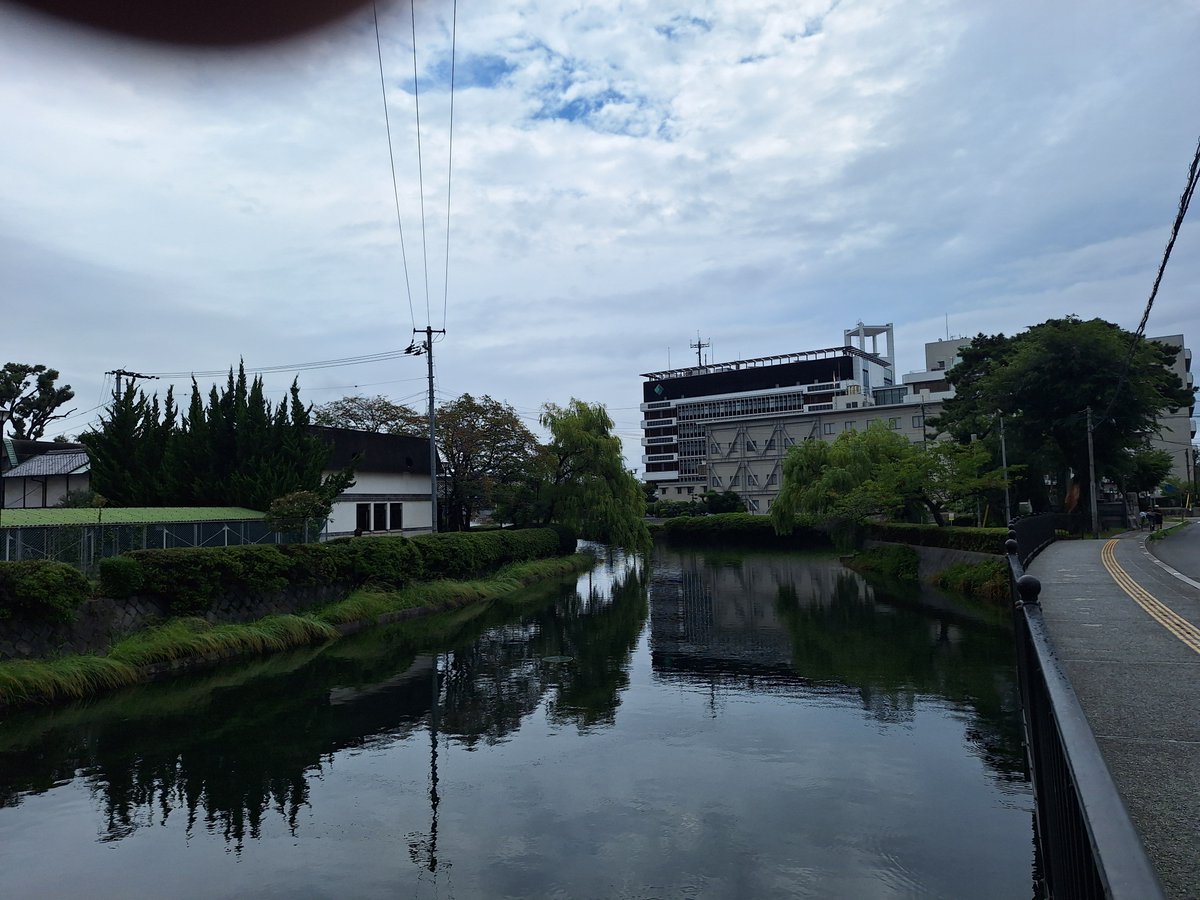 hide08277197's tweet photo. 西条陣屋
＊愛媛県西条市＊
内部は西条高校なので入れません
移築門、追手門、堀がみれたので十分です https://t.co/OKTgik7K0W