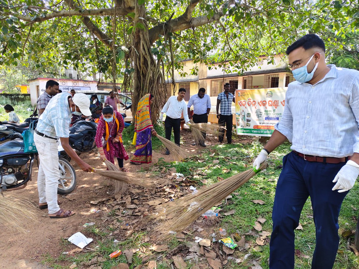 blockpatna's tweet photo. Today a voluntary shramadan (Ek Din Ek Ghanta Ek Saath) programme was organ imoised by the active leadership of BDO Sir, Add Tahasildar, ASST Labour officer &amp;A BEO under PATNA Block. In this programme,Nodal Officer (Sanitation), BRC Sanitation Block officials https://t.co/oQOFqhKTg3