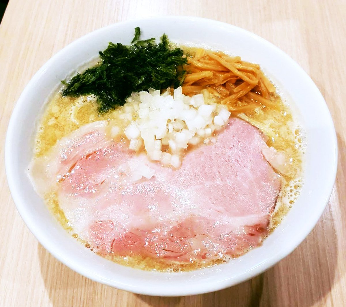 chinami_ramen's tweet photo. 季節限定、秋におススメ！

『背脂味噌中華』
『野菜たっぷり背脂味噌中華』
 の2点始めました！

体の芯から温まる一杯！
どうぞお楽しみください。
#中華そば千波 https://t.co/qlZtitXAeQ